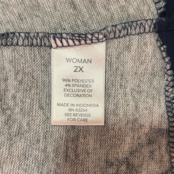 Westport Gray & Navy Floral Tunic Top with Asymmetrical Hem - Picture 3 of 10